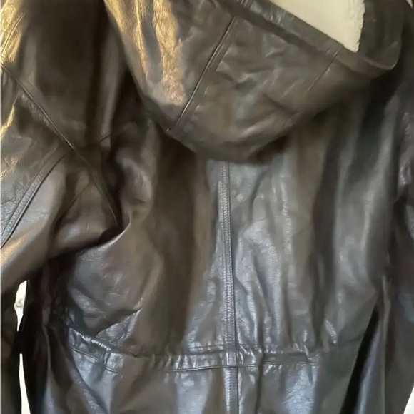 Women’s size medium black leather jacket from Wilson leathers heavy - Picture 5 of 5